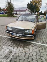 Mercedes-Benz W123 300D (88 PS) - Mercedes-Benz 300: W123
