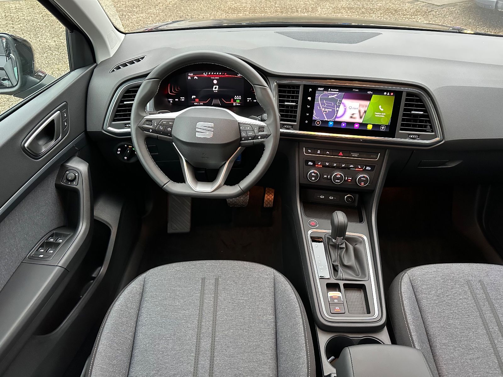 Fahrzeugabbildung SEAT Ateca 1.5 TSI Style DSG AHK/Navi/ACC/SHZG/LED