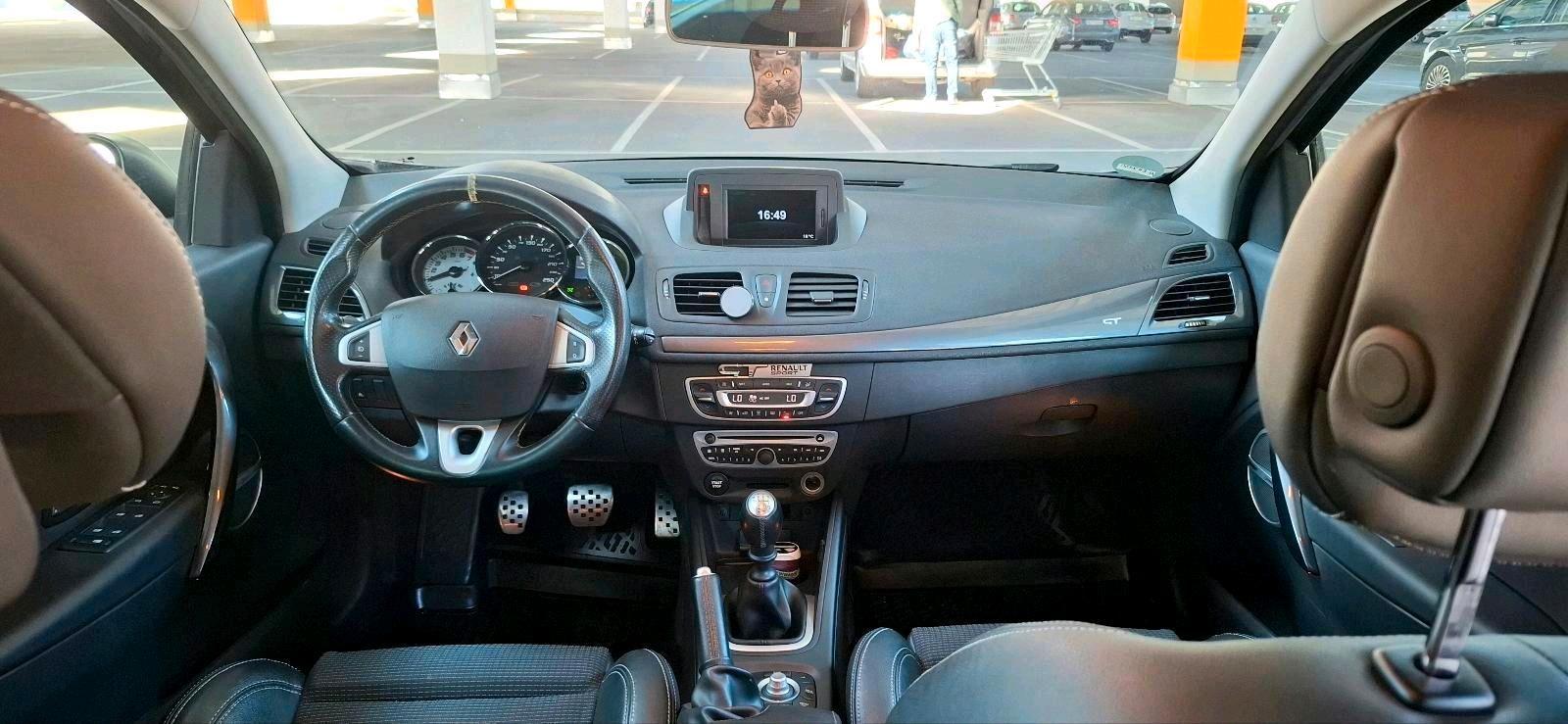 Renault Megane 2012 — photo 12