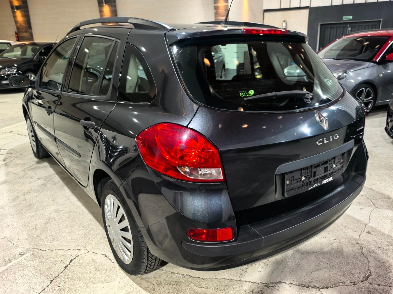 Renault Clio 2009 — photo 29