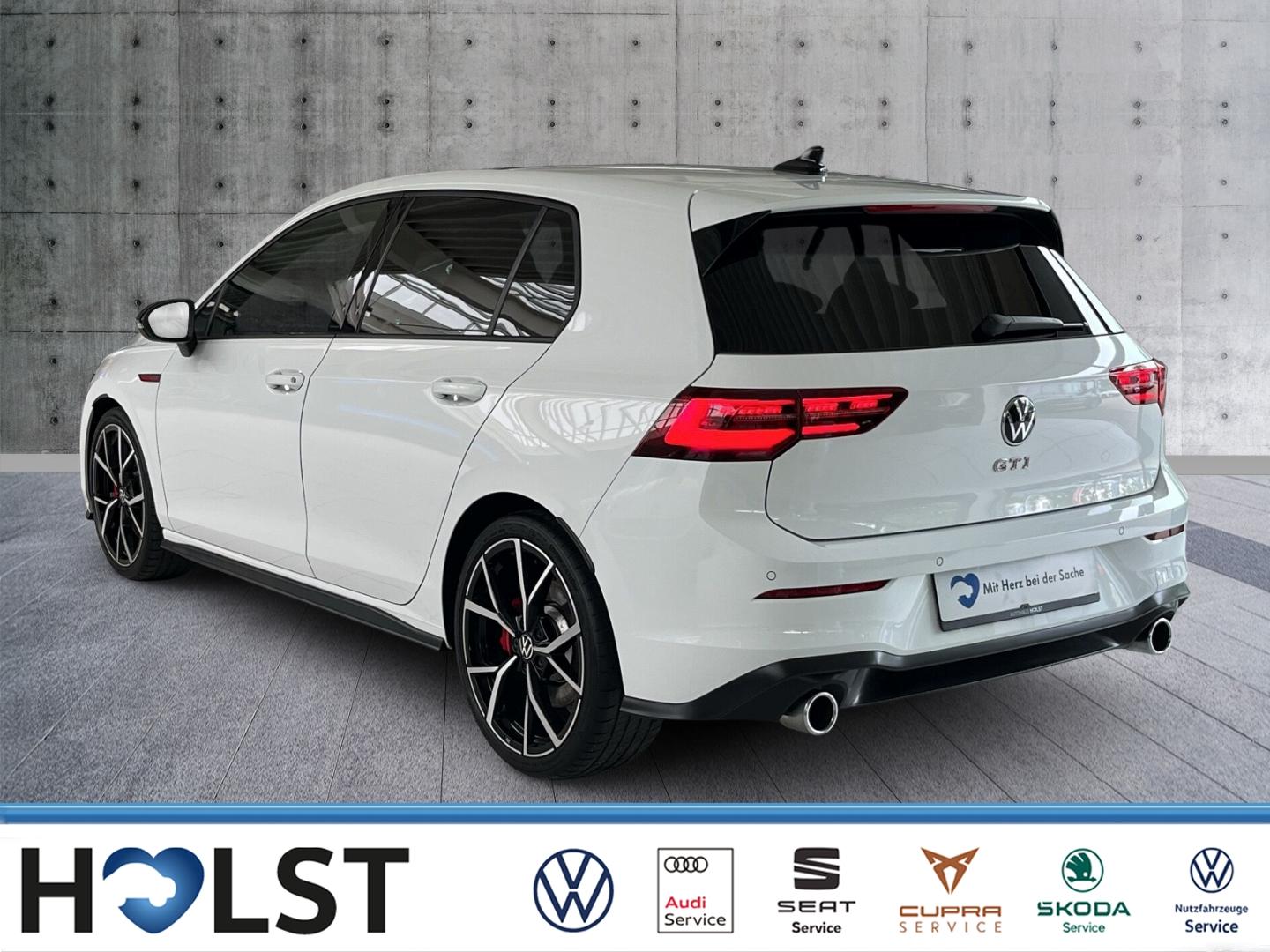 Volkswagen Golf GTI VIII 2.0TSI DSG MatrixLED PANO RüFaKa A