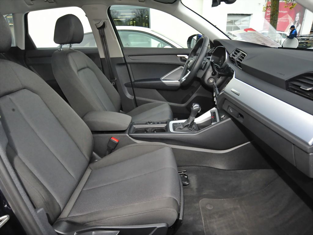 Audi Q3 45 TFSI e S tronic Navi PDC Sitzhzg. Tempomat foto 9