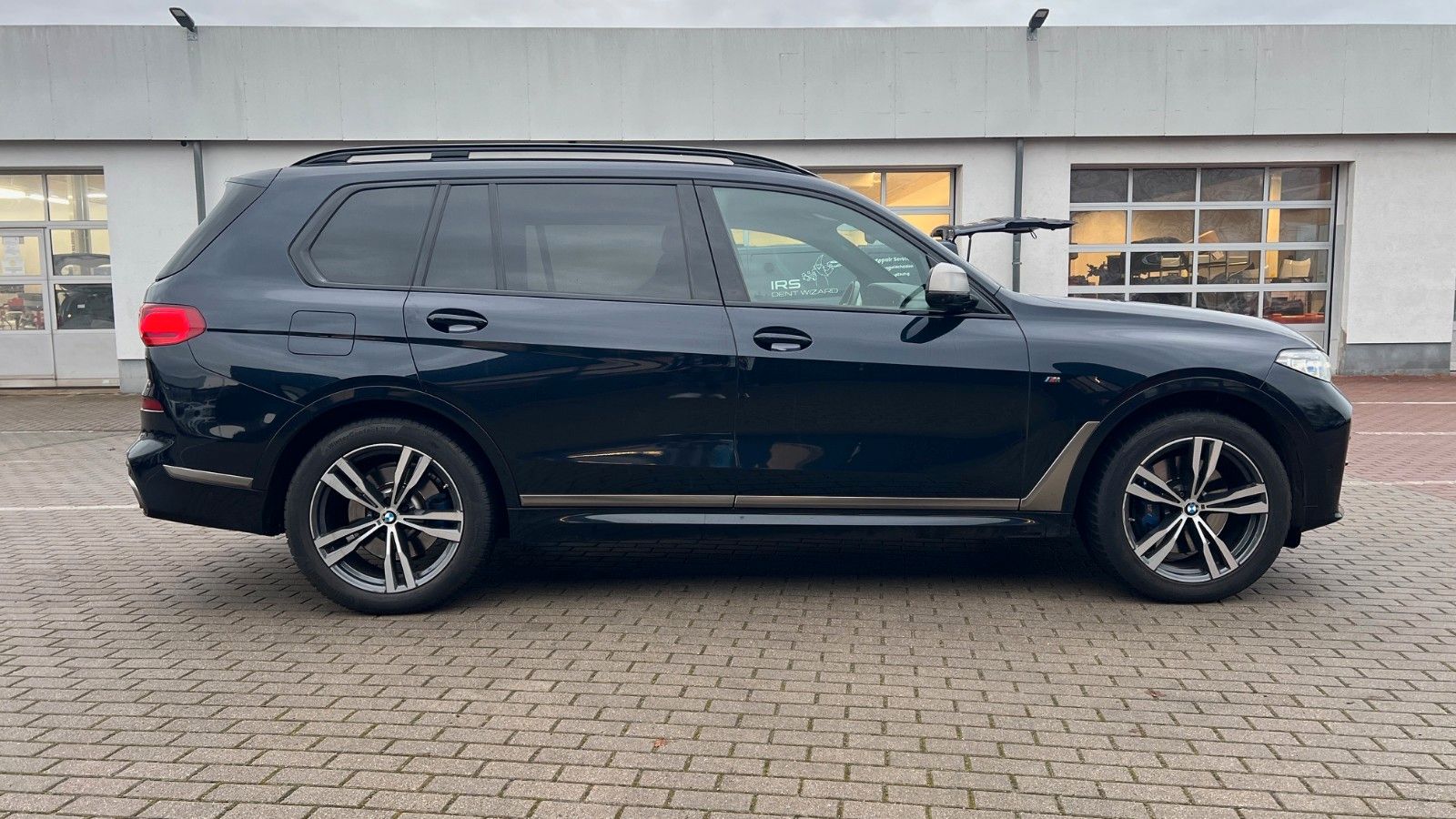 Fahrzeugabbildung BMW X7 M50 d *H/K*360°*PANO*AHK*M-Paket*HUD*Mietkauf