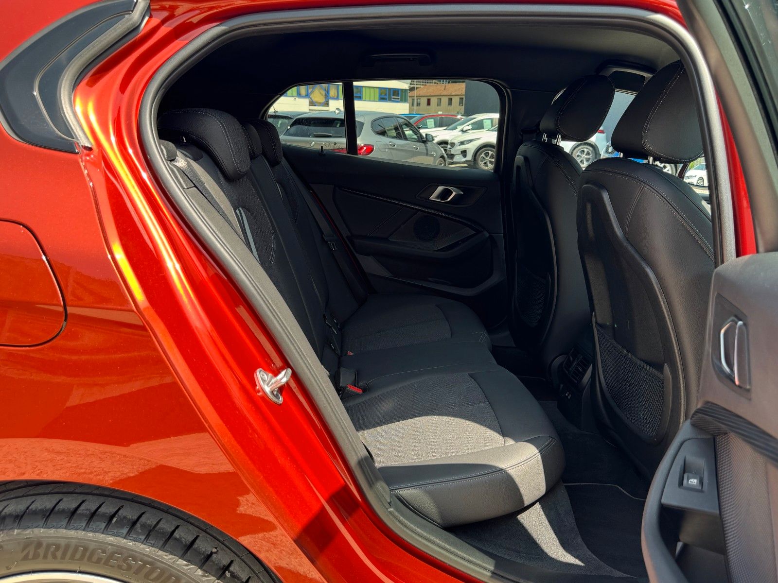 Fahrzeugabbildung BMW 118i Steptr Sport Line LCProf Shadow PDC SHZ