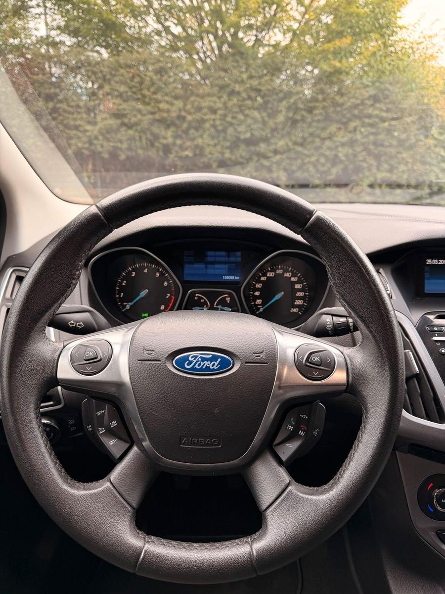 Ford Focus 2012 — photo 14