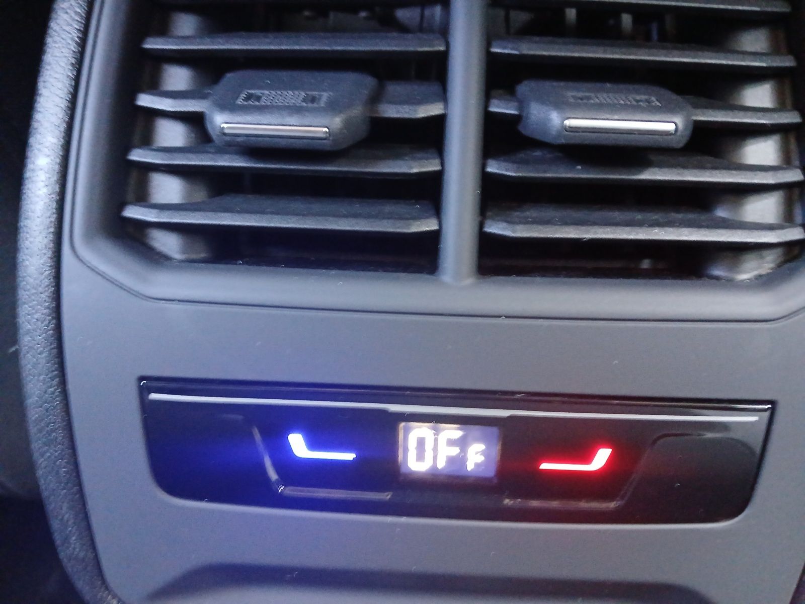 Fahrzeugabbildung SEAT Leon SP TDI Style DSG LED Navi AID ACC RFK SH