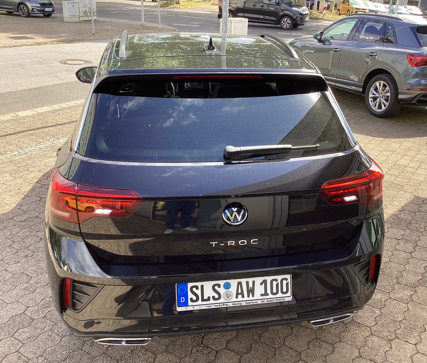 Fahrzeugabbildung Volkswagen T-Roc R-Line 1.5 TSI DSG Pano Kam LED