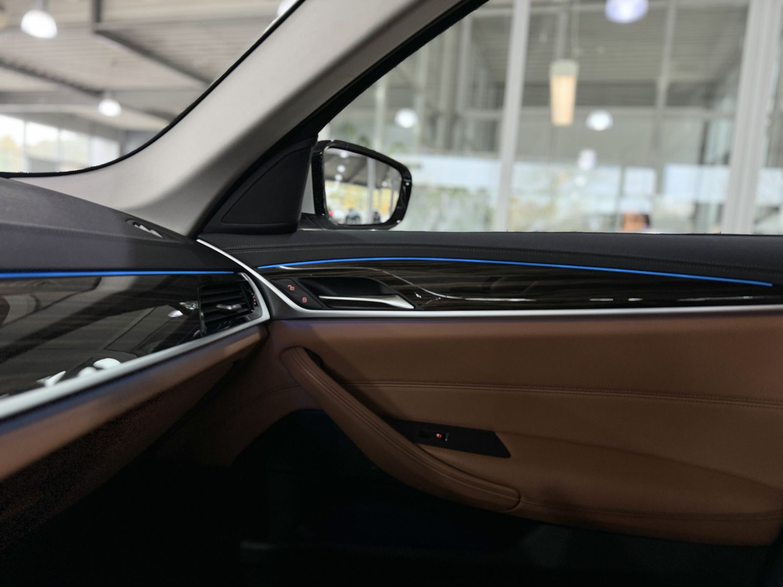 Fahrzeugabbildung BMW 530e xD Luxury Line Kamera HUD DAB HiFi Komfort