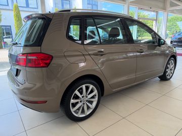 Volkswagen Golf - 6