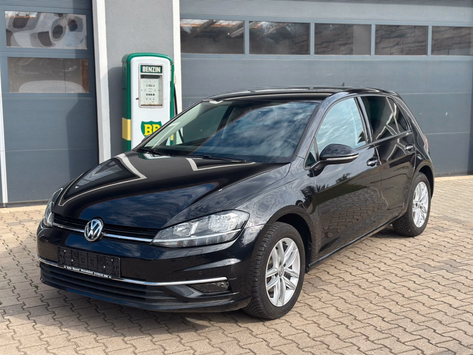 Volkswagen Golf VII Lim. APPCONNECT PDC SITZHEIZUNG TÜV neu