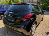 Peugeot 208 PureTech 110 Stop & Start Signature - Peugeot 208: Signature