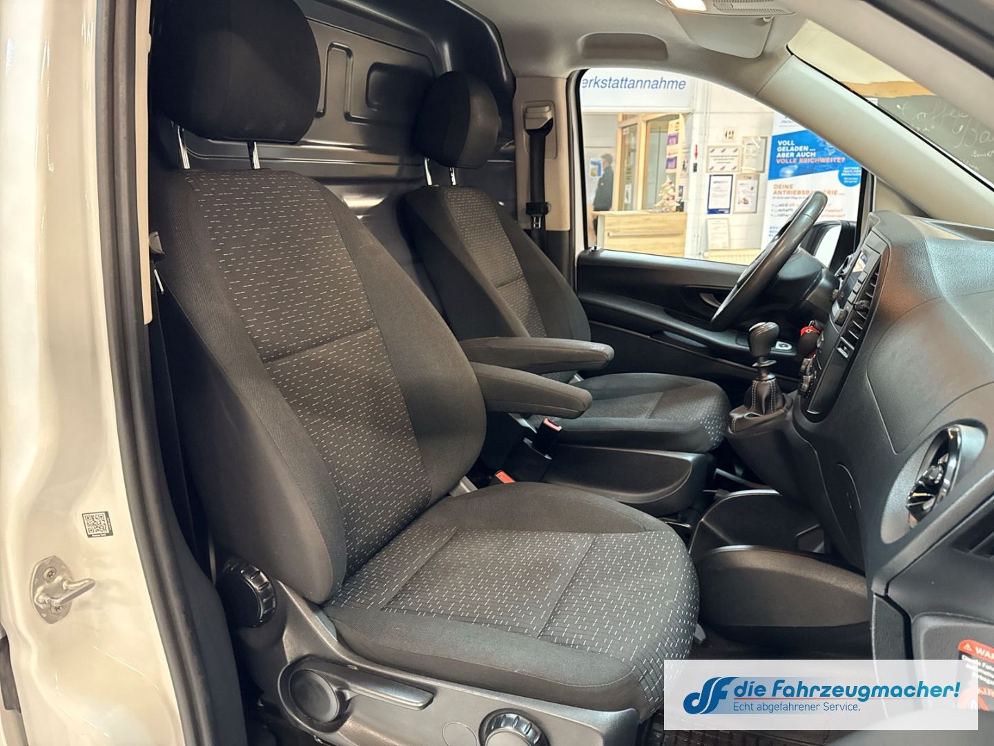 Fahrzeugabbildung Mercedes-Benz Vito Kasten 114 CDI FWD lang AHK Navi DAB SHZ R