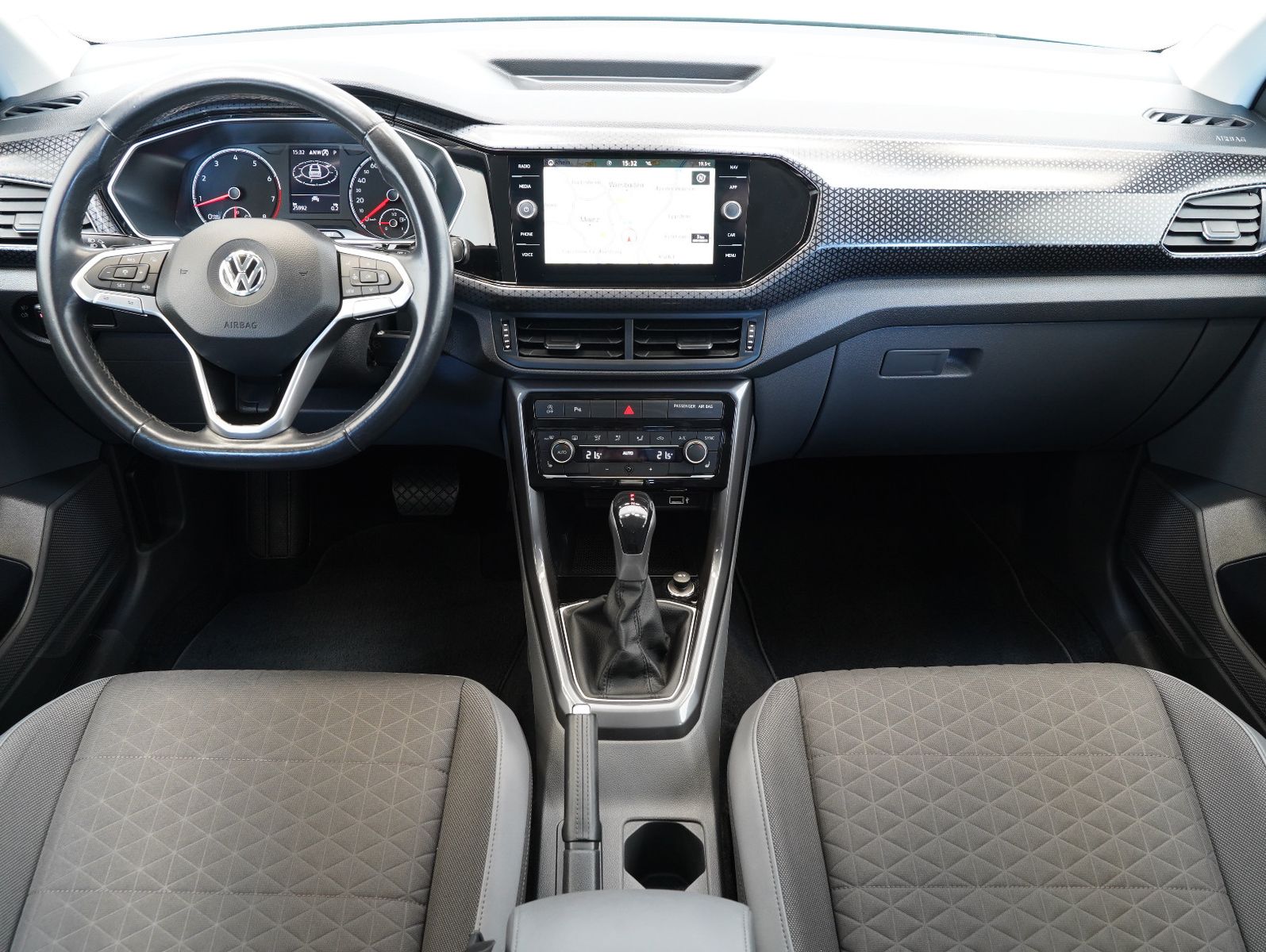 Fahrzeugabbildung Volkswagen T-Cross 1.5 TSI DSG Style R-LINE-EXTERIEUR