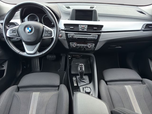 Fahrzeugabbildung BMW X2 18d sDrive Automatik+LED+DAB+Sportsitze+PDC