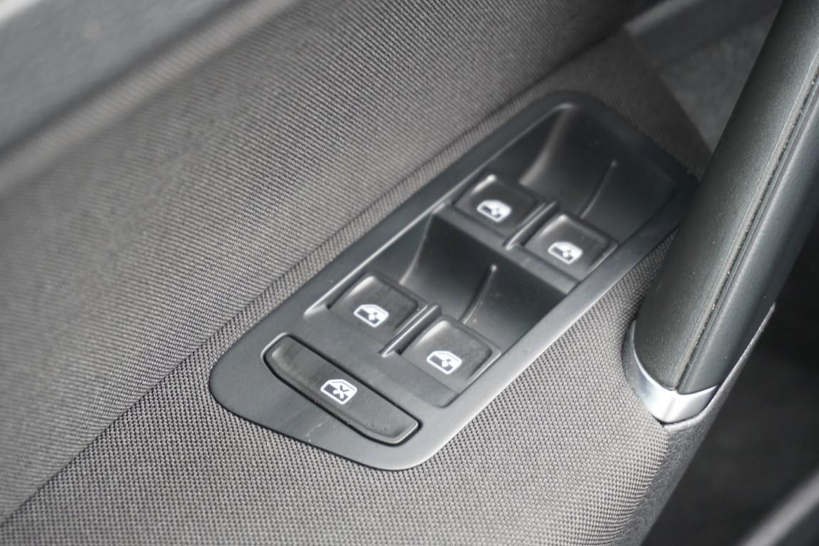 Volkswagen Golf VII Variant 1.0 Comfortline ACC PDC Klimaau