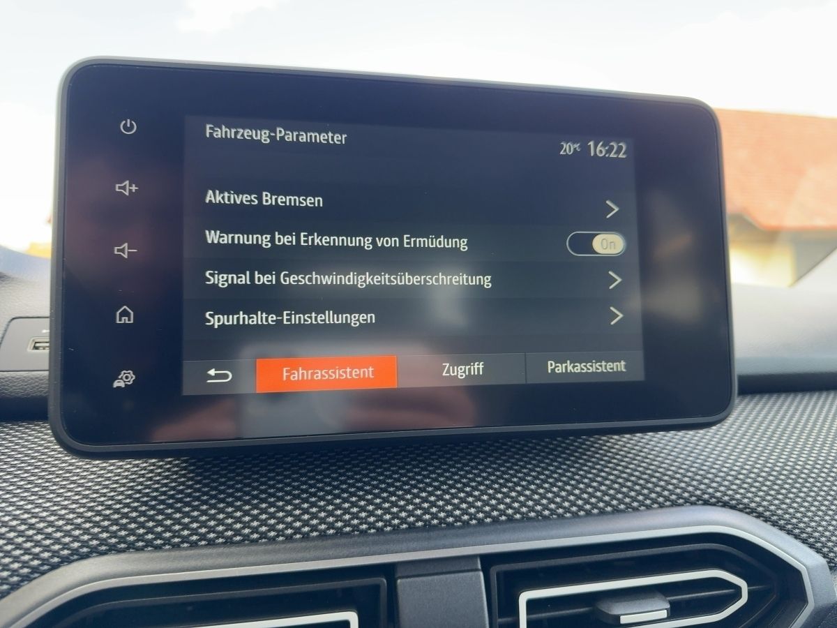 Fahrzeugabbildung Dacia Sandero Expression TCe 90 SHZ Klimaaut.