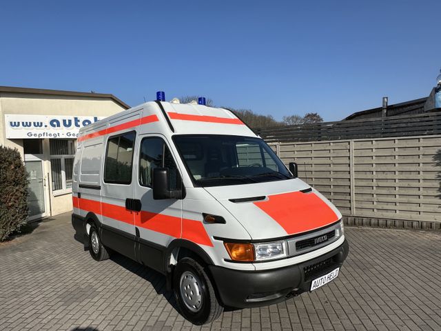 Iveco Daily 35 S 12 HPI Hochdach-KTW-Ambulanz-30Tkm