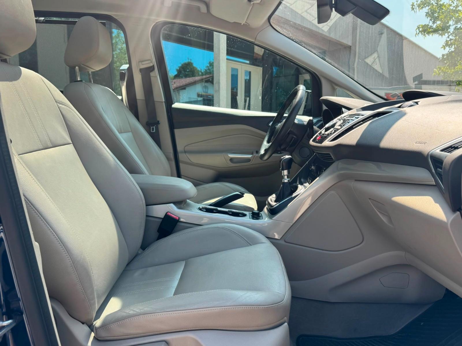 Ford Grand C-MAX 2011 — photo 17