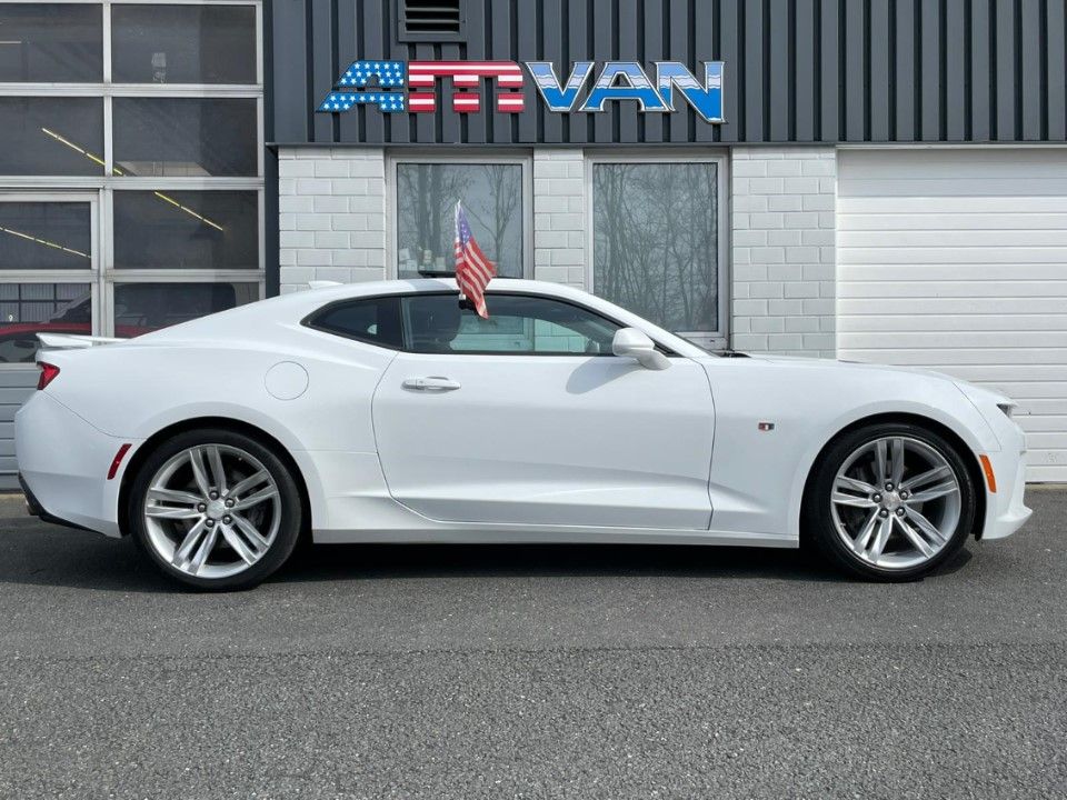 Fahrzeugabbildung Chevrolet Camaro 6.2 SS LT3 Leder belüft. Sitze Schiebed.