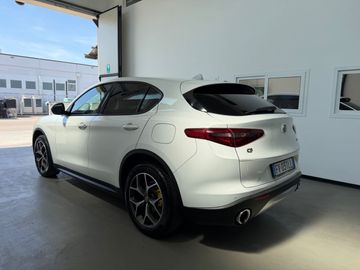 Alfa-Romeo Stelvio - 3