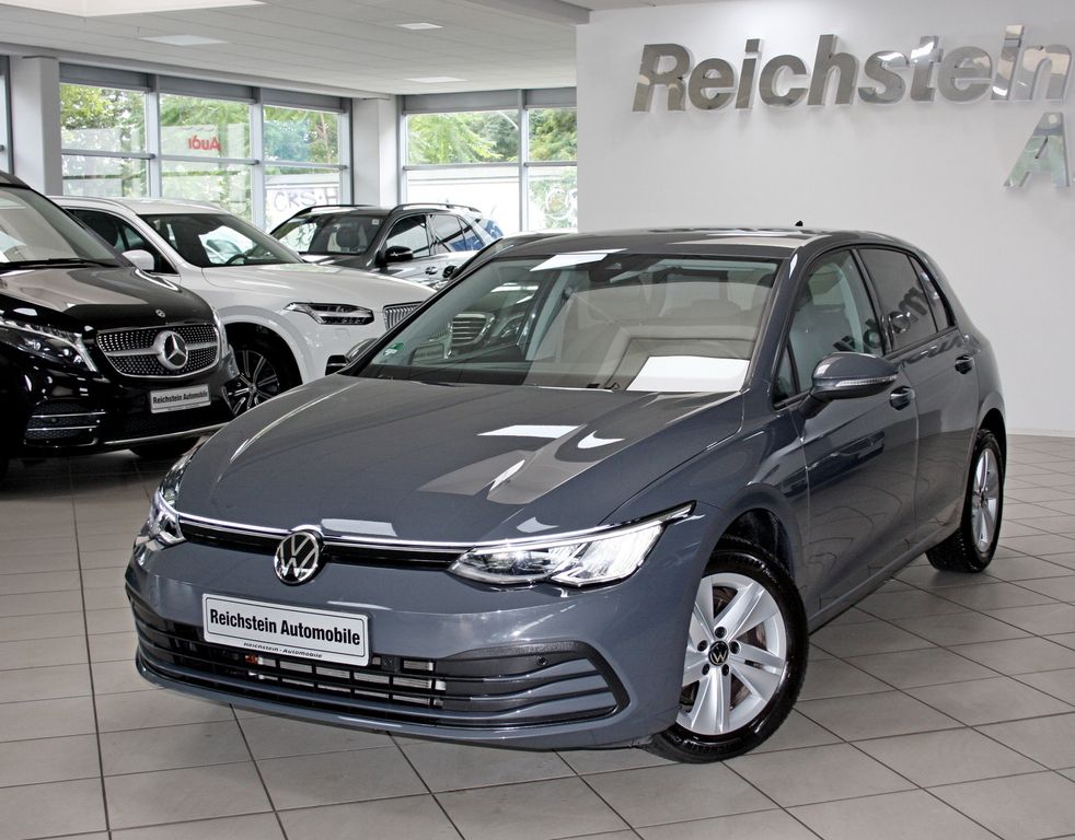 Volkswagen Golf VIII 1.0 TSI DSG Life NAVI LED ACC SITZHZG - 2022