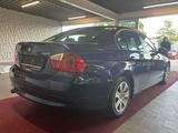 BMW 318i 1. HAND*SITZHEIZUNG*PARKSENSOREN - BMW 318 mit Benzin-Antrieb