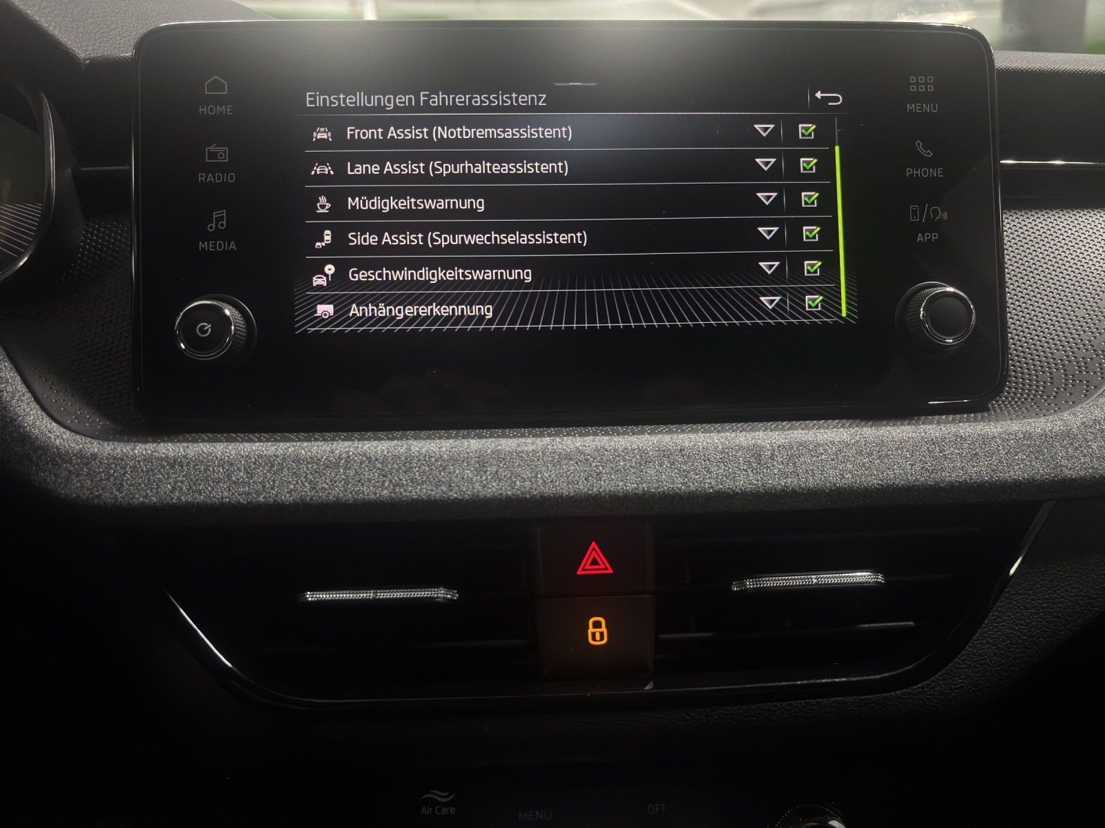 Fahrzeugabbildung SKODA Kamiq Tour 1,0 TSI 85 kW DSG