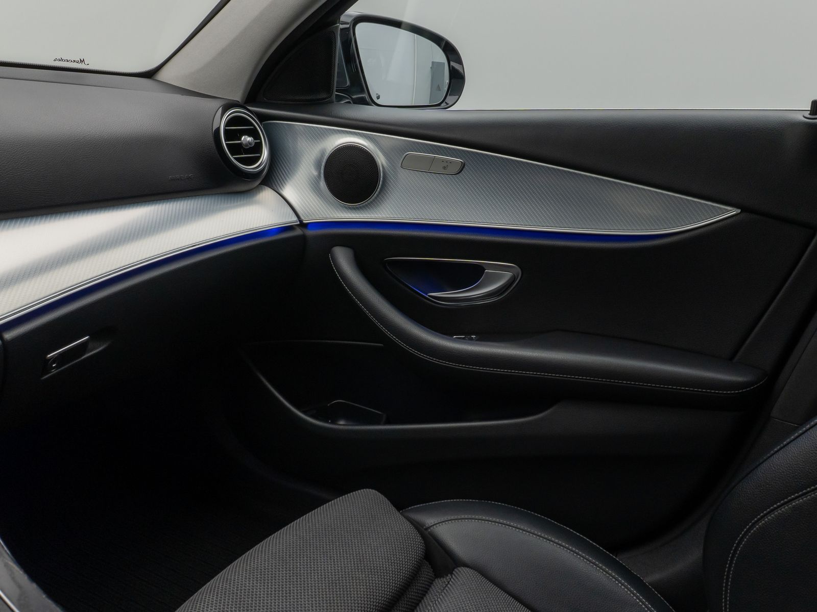 Fahrzeugabbildung Mercedes-Benz E 300 de Avantgarde Kamera AHK LED Standhzg AHK