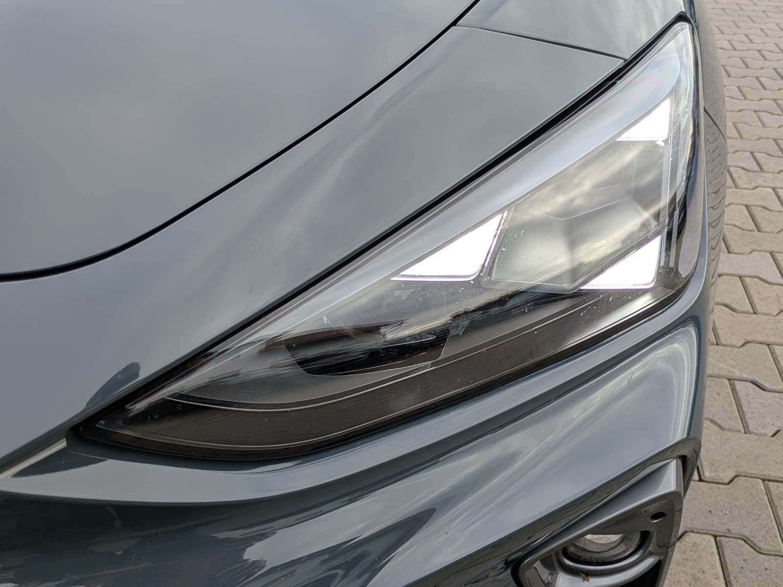 Fahrzeugabbildung CUPRA Leon 1.5 eTSI EDGE MATRIX*ACC*KAM*18"5JGARANTIE