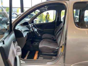 Toyota Yaris 1.3 linea sol *Klima*TÜV0826*AHK*