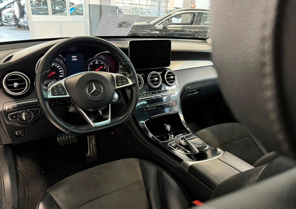 Image of Mercedes-Benz GLC 250
