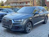 Audi SQ7 4.0TDI quattro Pano Bang&Olufsen Kamera 7Sit - Audi SQ7 aus 2016