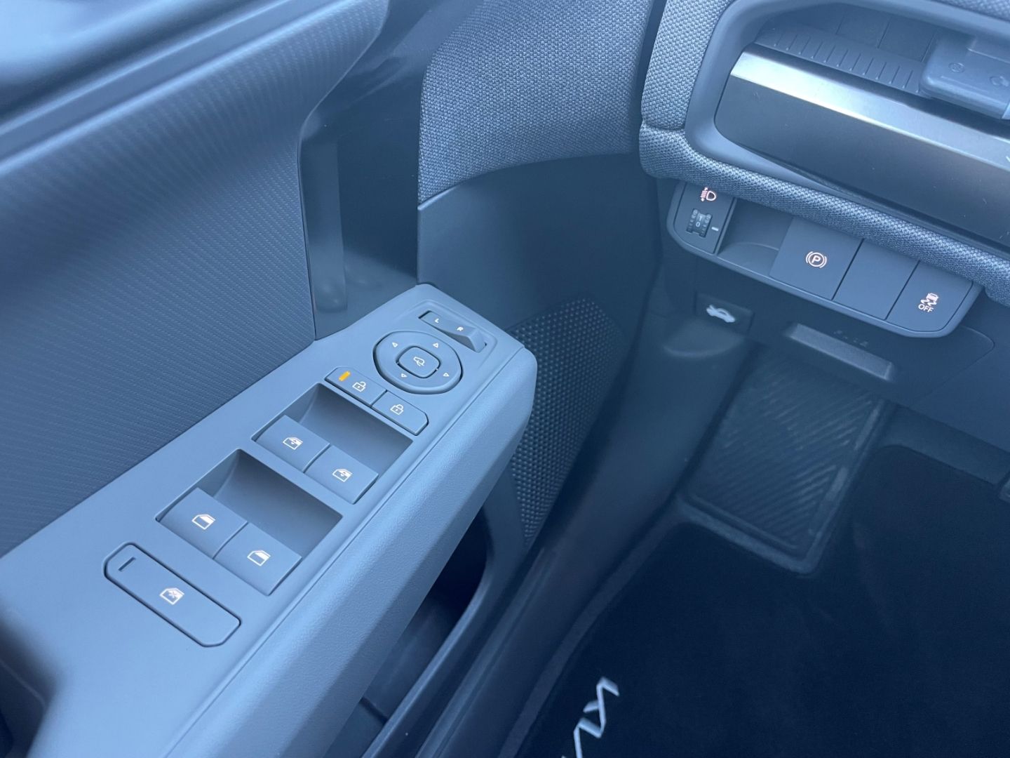 Fahrzeugabbildung Kia EV3 Earth LED totWinkAss Kamera SHZ Abstandstemp
