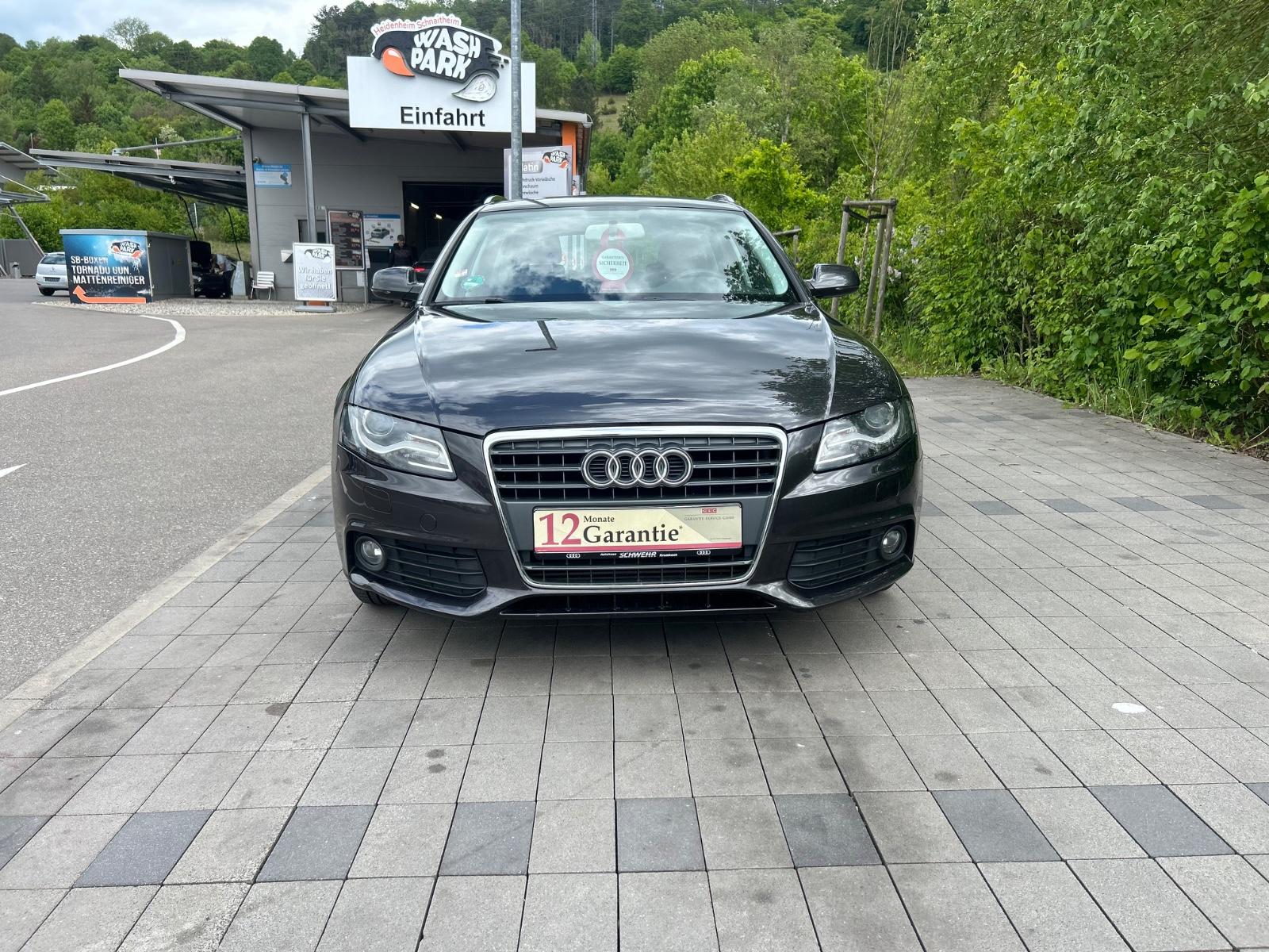 Audi A4 2011 — вигляд ззаду