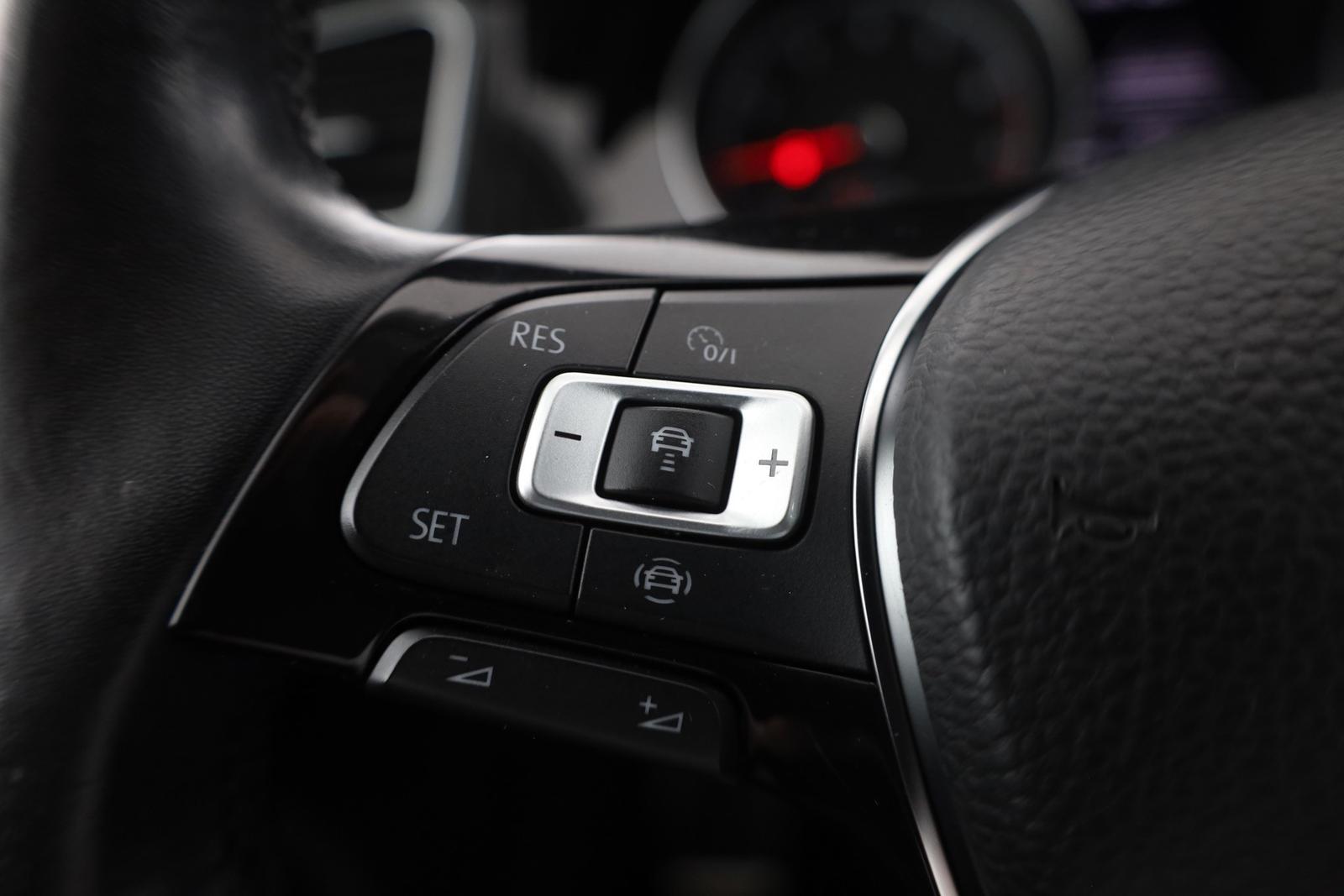 Volkswagen Golf VII 1.5 TSI Join Navi Sitzheizung ACC PDC