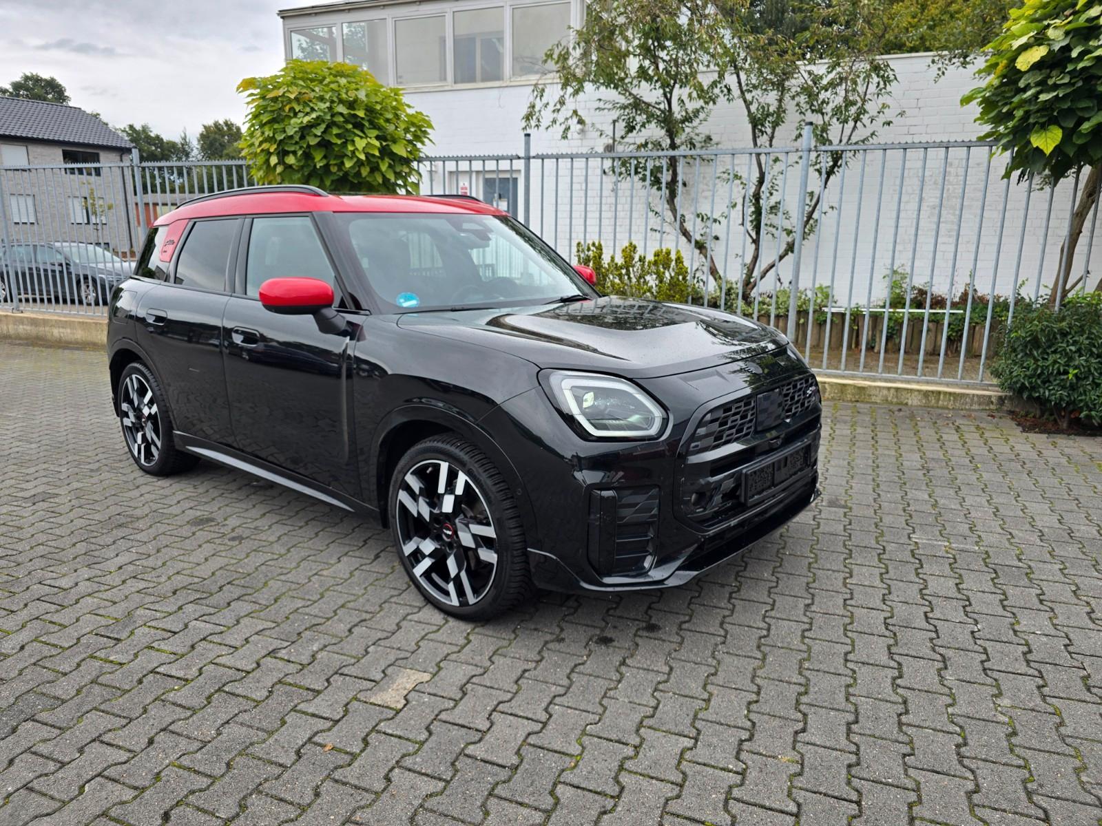 MINI Countryman S ALL4 John Cooper Works TRIM