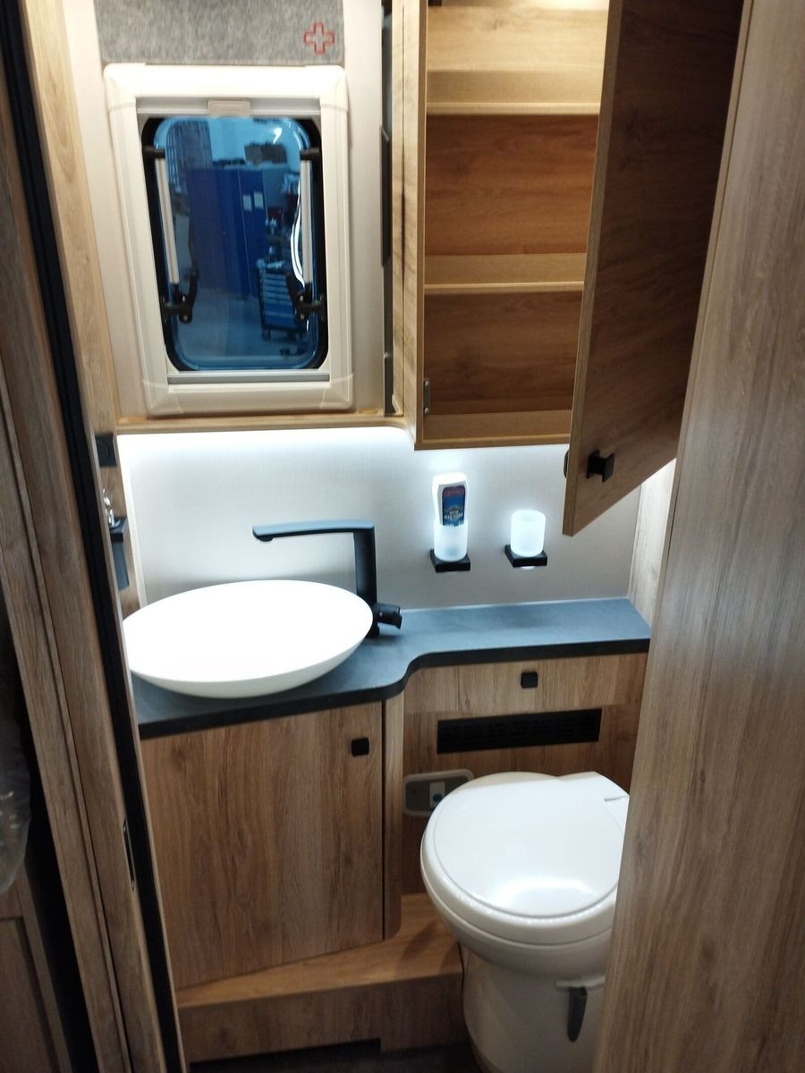 Fahrzeugabbildung Eura Mobil Integra Line IL 720 EF SAT, SOLAR, LUFTFEDERUNG