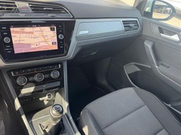 Volkswagen Touran - 9