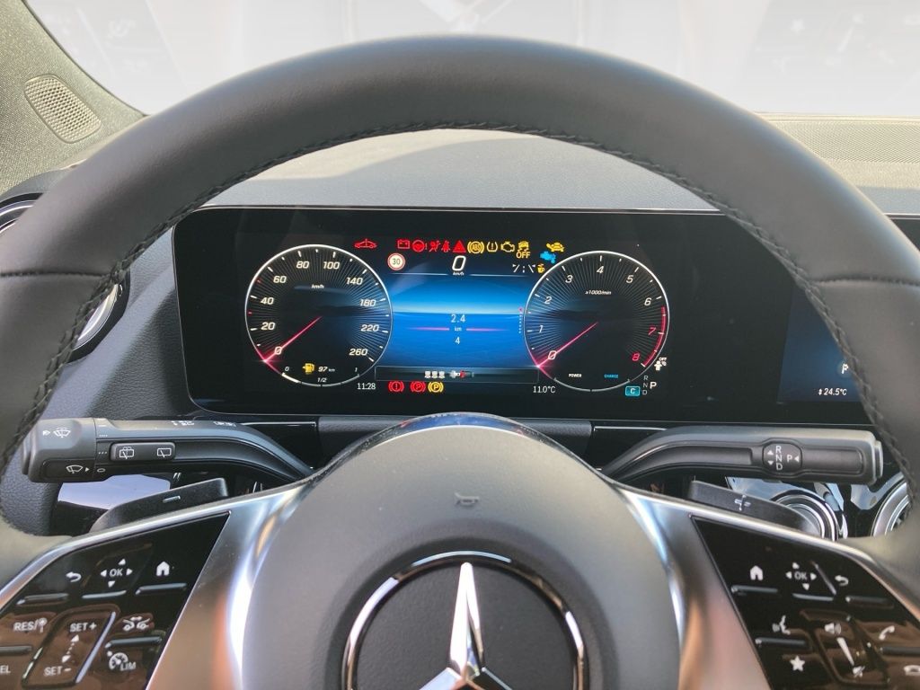 Mercedes-Benz GLA 180 Progressive Line DISTRONIC KEYLESS 360°K foto 12