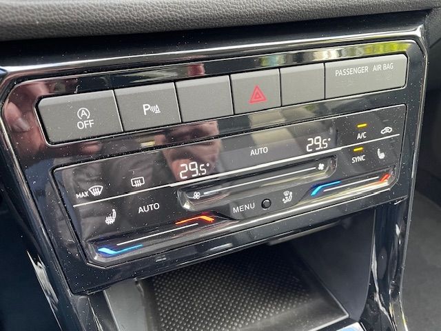 T-Cross 1.0 TSI Life IQ Drive Navi LED ACC Apple