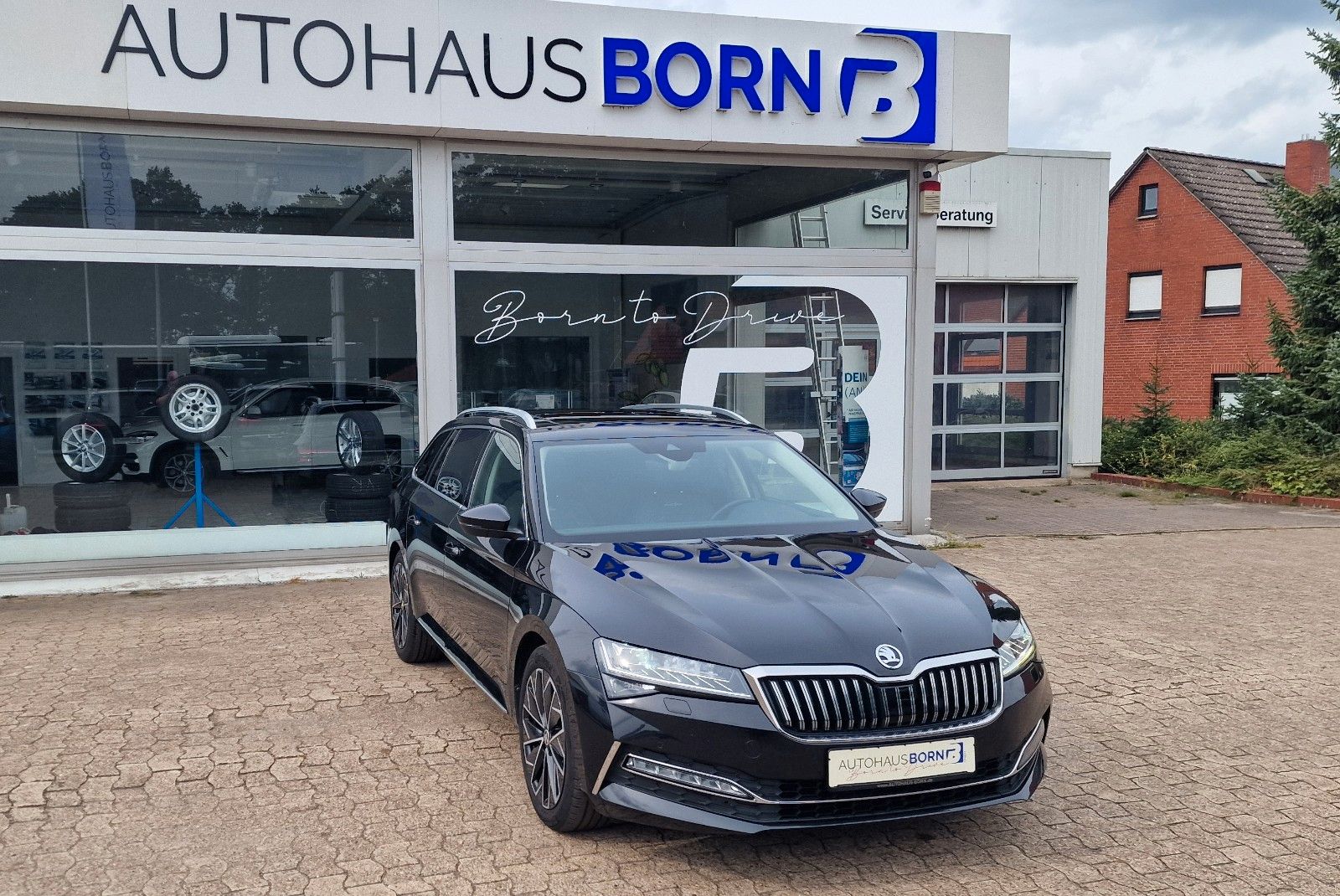 Skoda Superb Combi L&K AHK PANORAMA