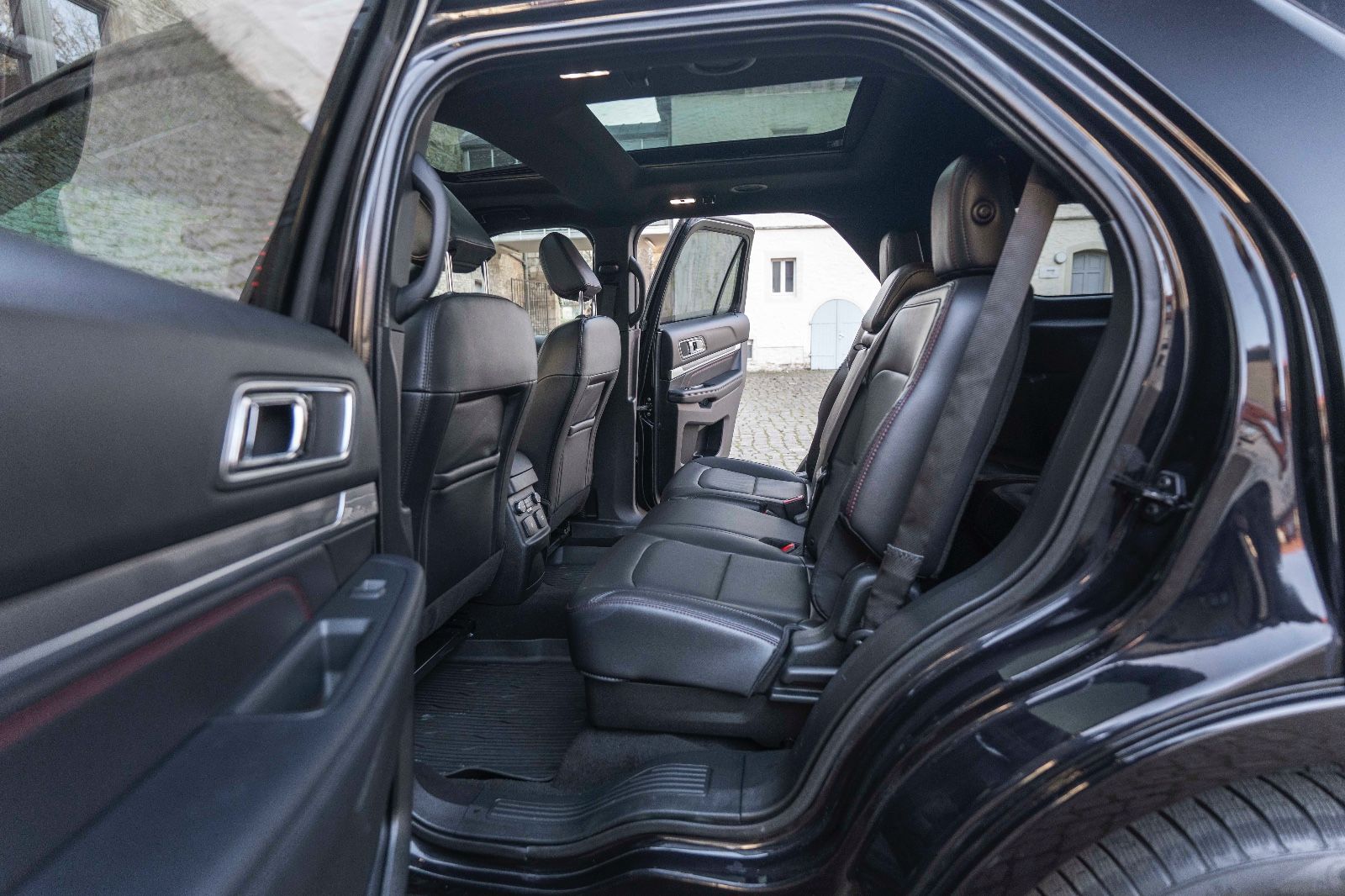 Fahrzeugabbildung Ford Explorer 3.5L SPORT 4X4 KAM TOTW M+S SZH/SZK