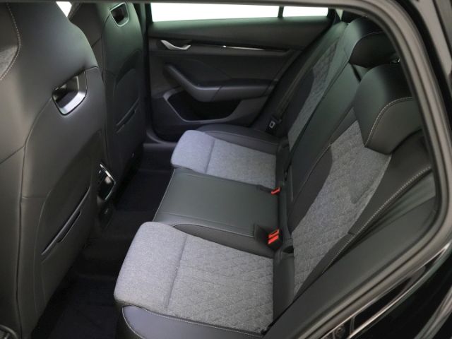 Octavia COMBI SPORTLINE TDI DSG+AHK+LED+NAVI+RÜC