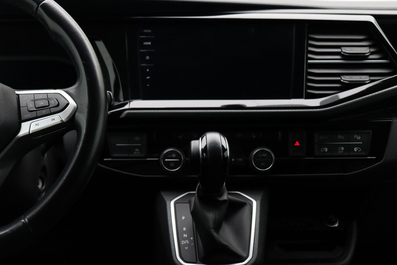 Fahrzeugabbildung Volkswagen T6.1 Multivan Highline 4MOTION Standheizung ACC