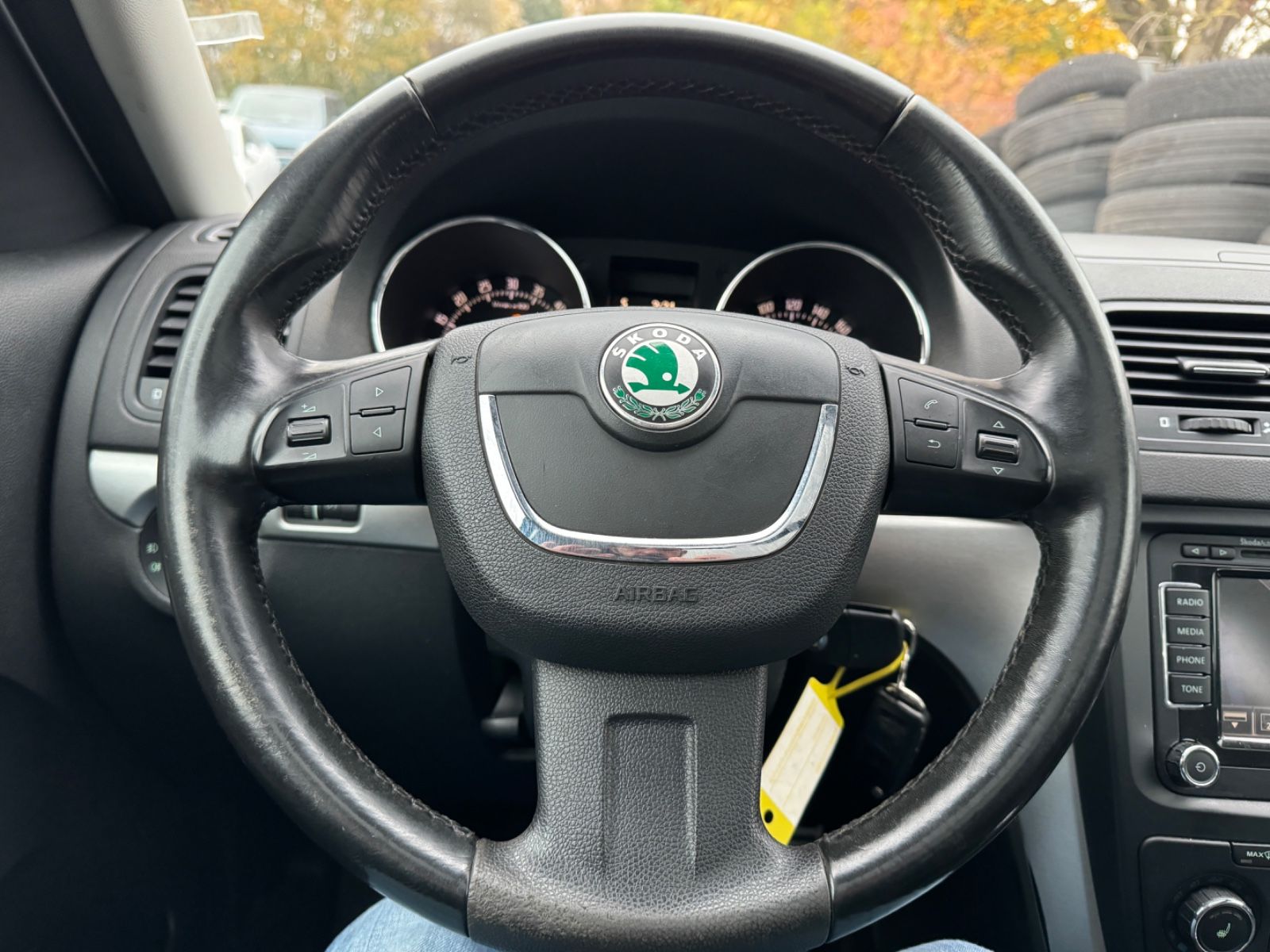 Fahrzeugabbildung SKODA Yeti Experience 4x4 Leder+Panorama+Navi+Xenon
