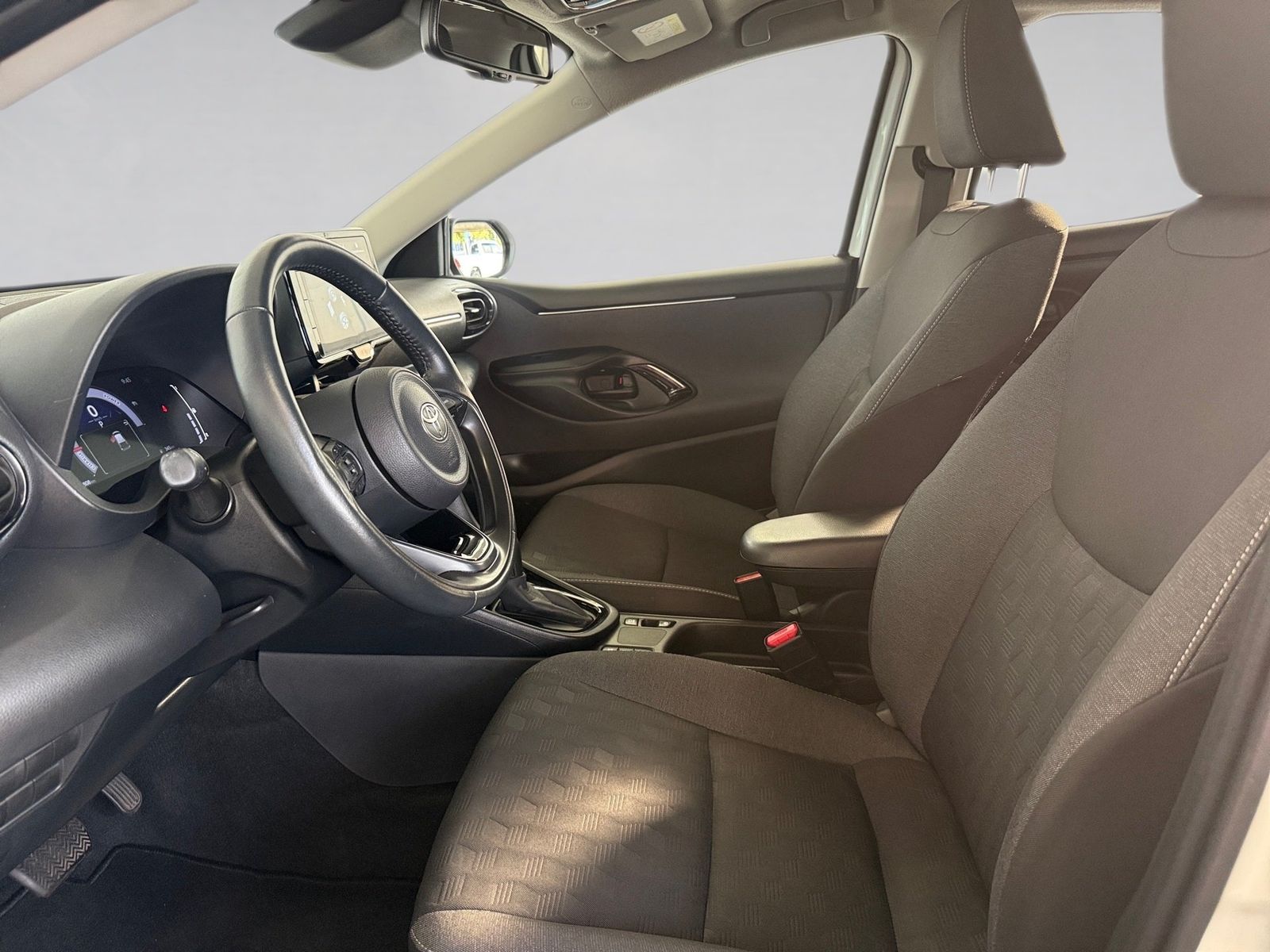Fahrzeugabbildung Toyota Yaris & 1.5 Black & White Black&White Kam,Sitzhz