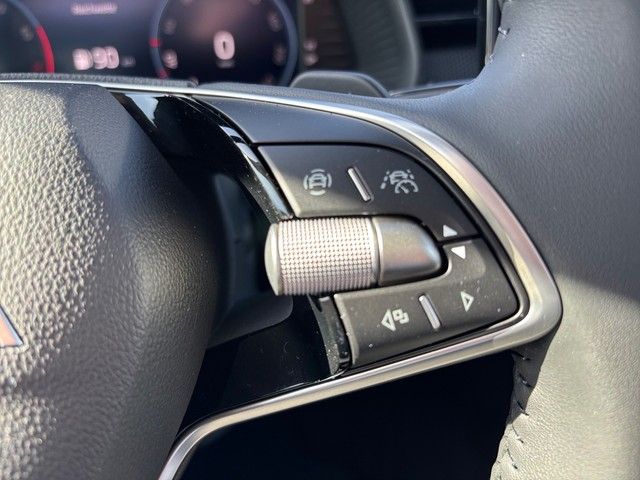 Fahrzeugabbildung SKODA Kamiq 1.0 TSI DSG Selection ACC+AHK+NAVI+SHZ+GRA