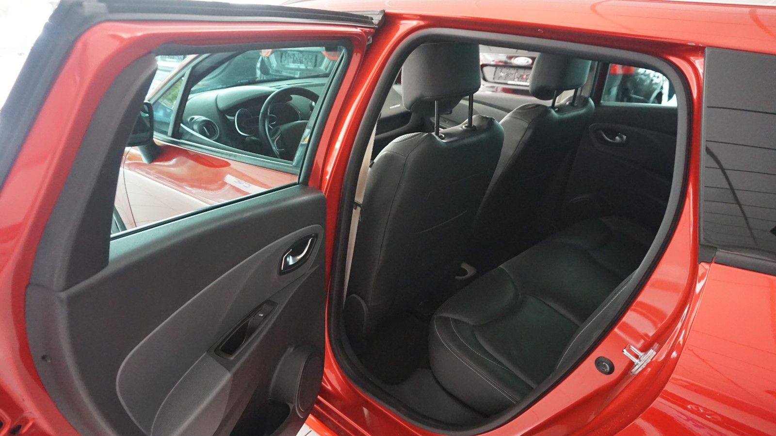 Fahrzeugabbildung Renault Clio IV Grandtour GT
