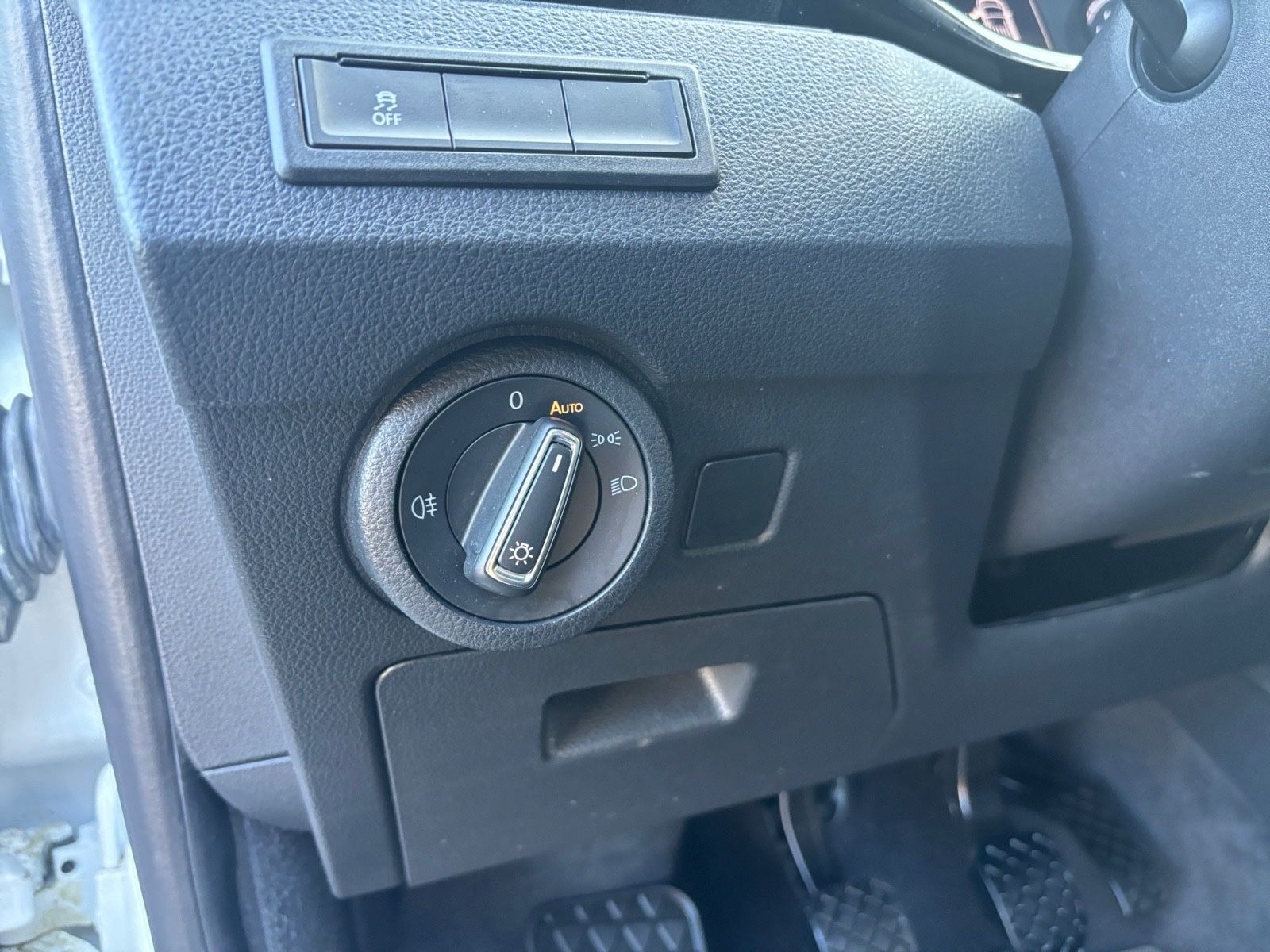 Volkswagen T6.1 Multivan 150 PS Navi Sitzh LED ACC 3xKlima foto 24