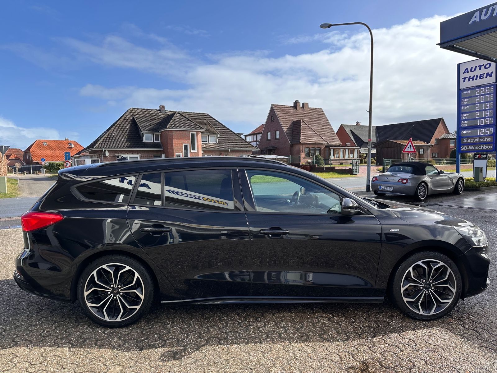 Fahrzeugabbildung Ford Focus Turnier ST-Line 1.5 EB ACC/eHeck/LED/Navi